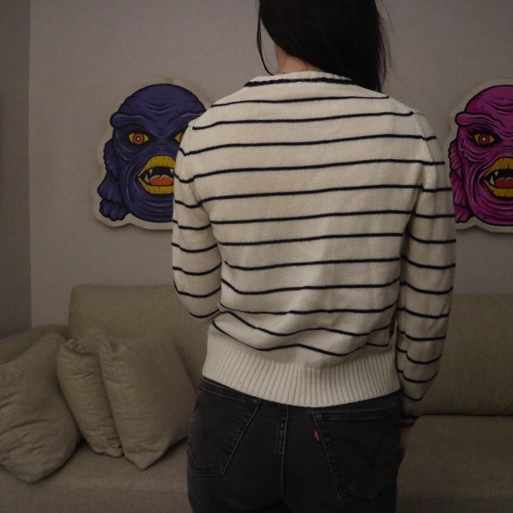 Izod V-neck striped sweater - Picture 3 of 4